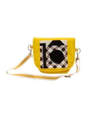 GO! Picture Perfect Cross Body Bag Pattern by Judy Gauthier of Bungalow Quilting