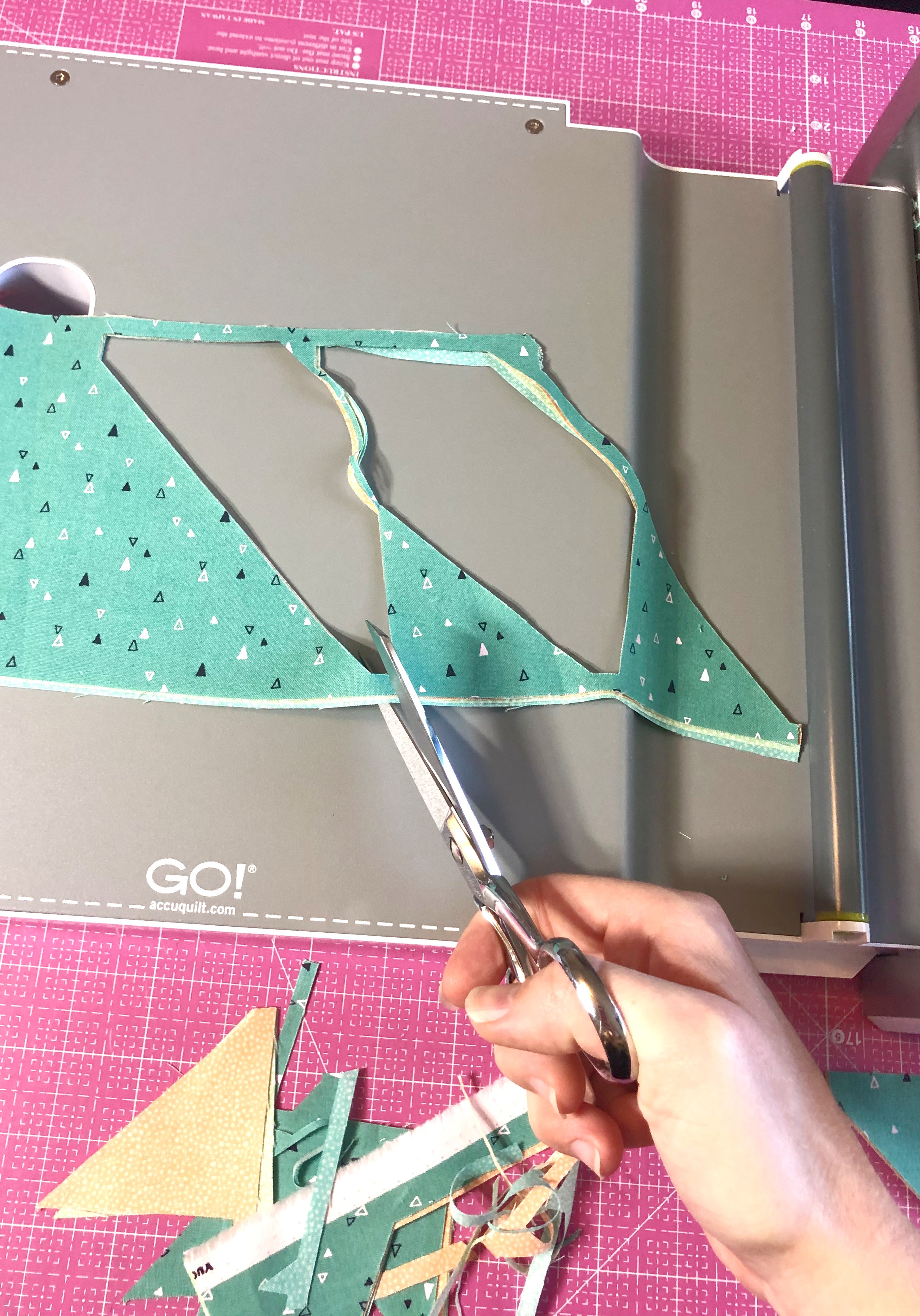 AccuQuilt_cut_and_shift_method