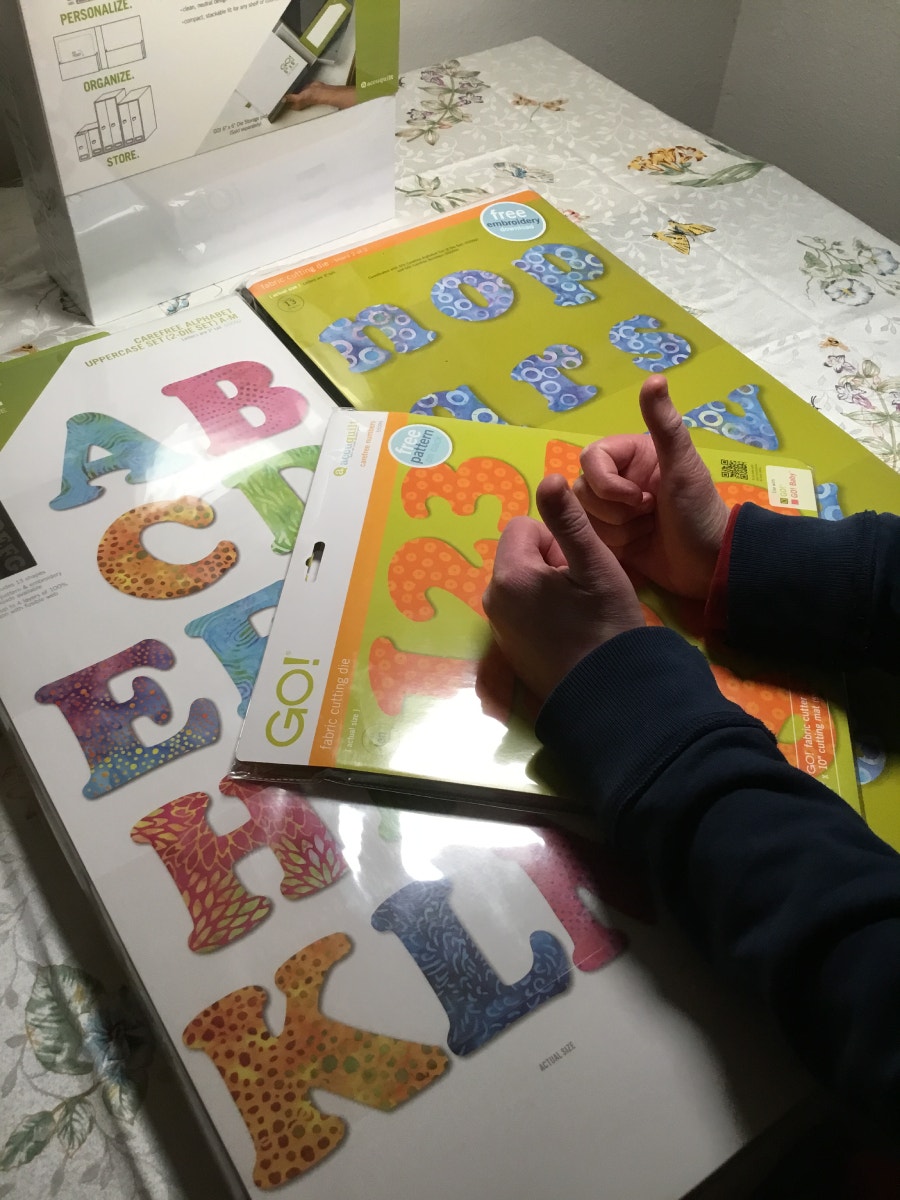 GO! Dies AccuQuilt Sent to the Mason Family