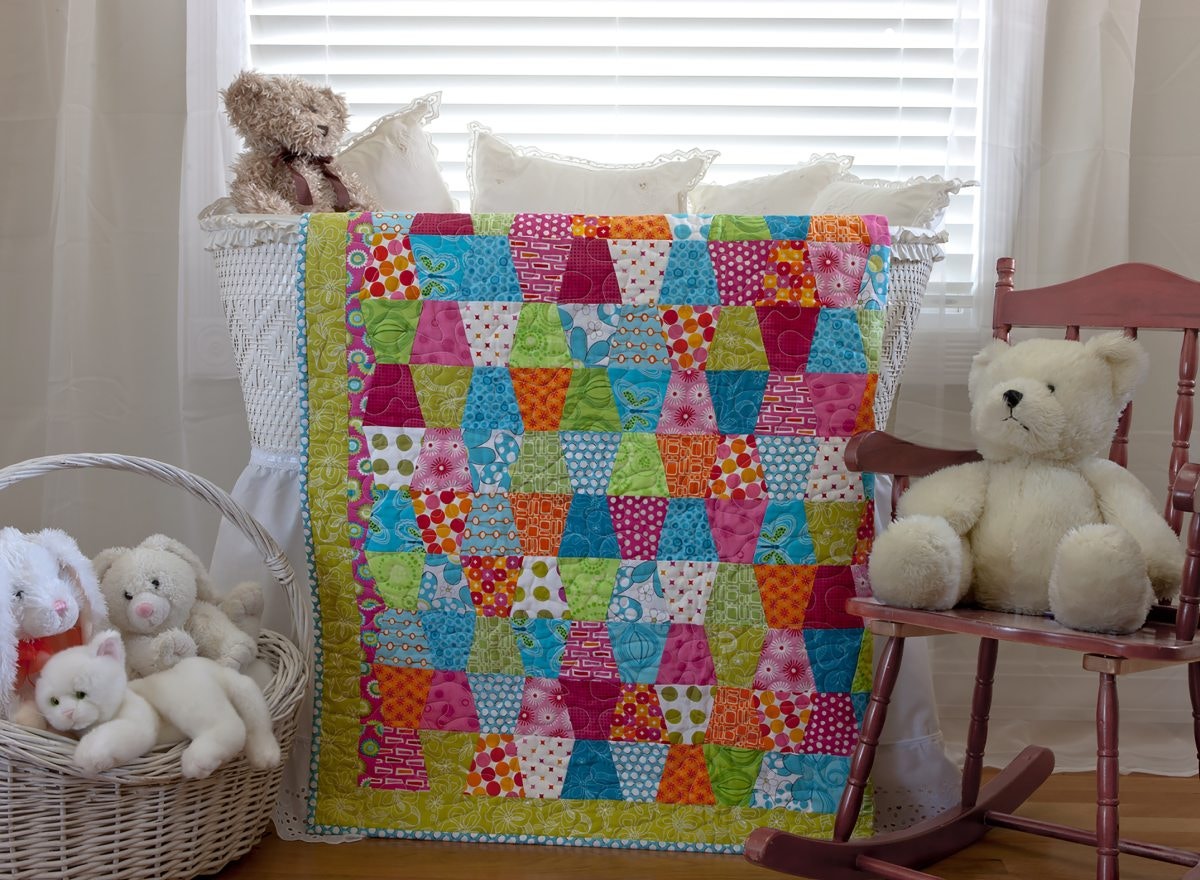 PQ10113_tumbler-baby-quilt_lifestyle-1-2
