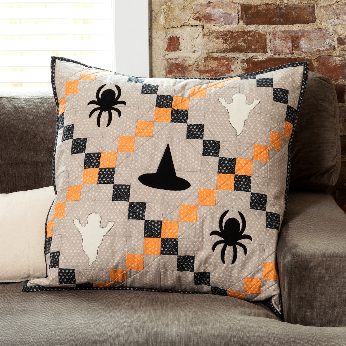 PQ11615-fright-night-pillow-lifestyle-1500x1500-blog