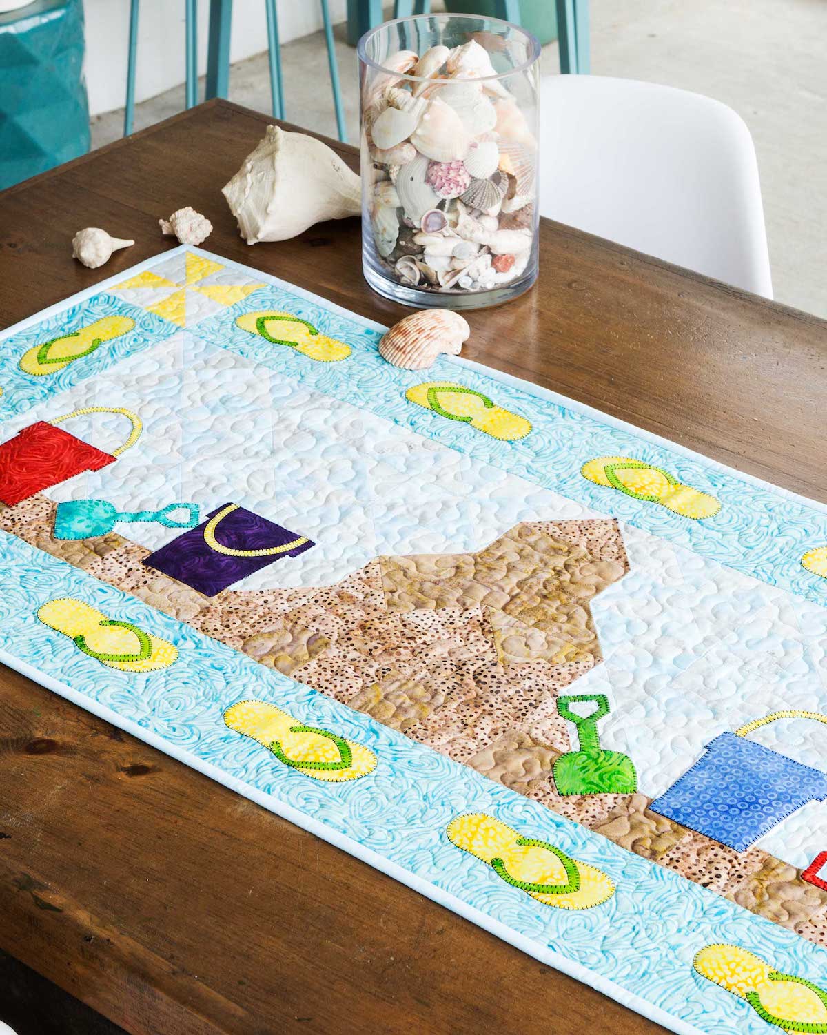 PQ11618-summer-sandcastle-table-runner-lifestyle-WEB-blog