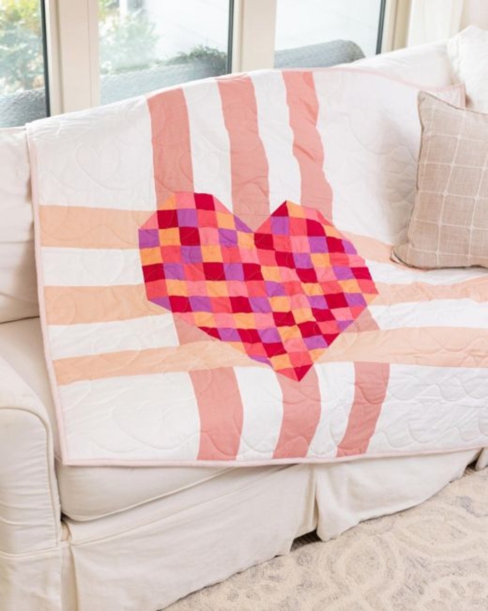 AccuQuilt PQ11835 GO! Heart Weave Throw Quilt Free Pattern