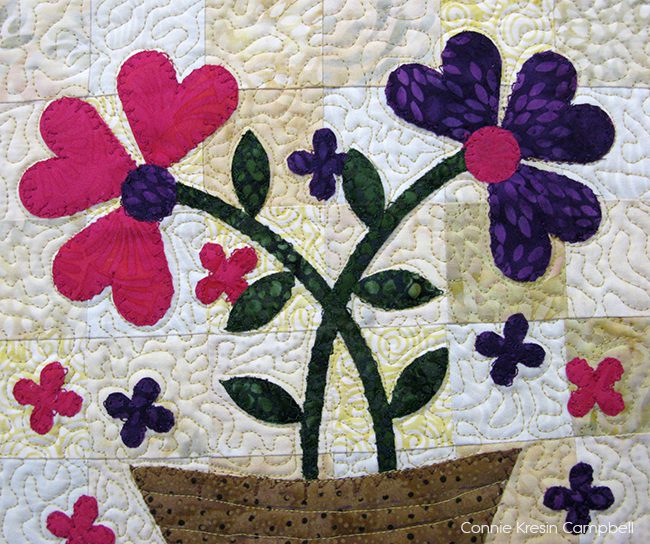 Serendipity mini quilt closeup of quilting